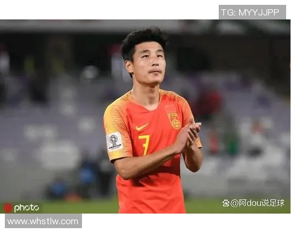 武磊在绿茵场上的精彩瞬间与足球明星之路的成长历程