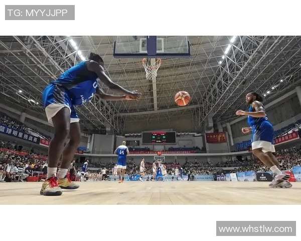 篮球场上闪耀的明星球员盘点与他们的精彩瞬间分享